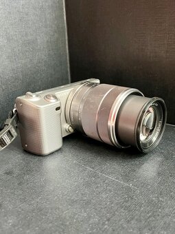 Sony NEX-5 + objektiv 18–55 mm OSS (čist popis) - 2