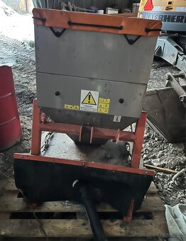 Nerezové rozmetadlo sypač, 250l Česká výroba - 2