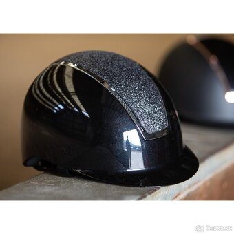 Jezdecká přilba M - drezurní - 2