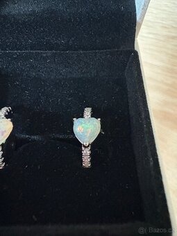 Nové dámské náušnice s bílým opálem - 2