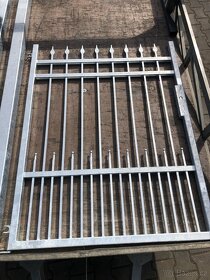 kovana brana s brankou - 2