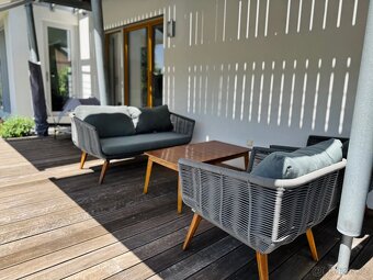 Dřevěný stůl - 2