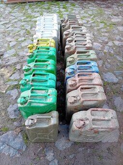 Plechové kanystry - 2