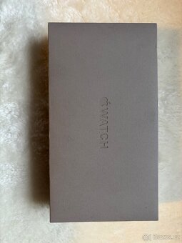 Apple Watch 49mm milánský tah z černého titanu - 2