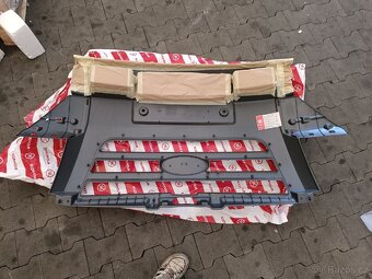 Přední nárazník střední část na Ford Transit - 2