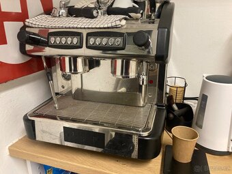 Profesionální dvoupákový kávovar - 2