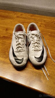 Dívčí kopačky nike velikost.36 - 2