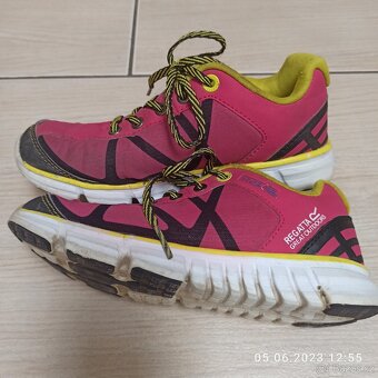 Dívčí obuv, vel. 31-32 - 2