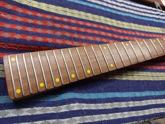 Kytarový krk 7-strunný - 2