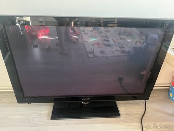Velika tv Samsung - 2