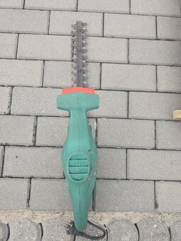 Zastřihovač tuji - 2