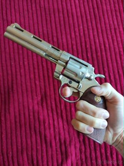 Replika revolveru Colt Python 357 Magnum - 2