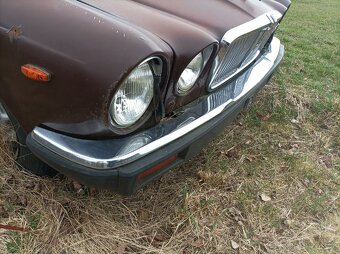 Chrom, exteriér a interiér Jaguar XJ6 - 2