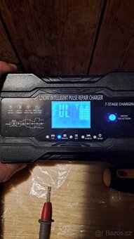 7 - stupňová nabíječka autobaterií 12V/24V - 10A/5A - 2