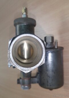 Predám bronzový karburátor B&B 25,4mm s uchytením na závit - 2