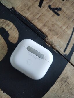 Airpods sluchátka 3 generace - 2
