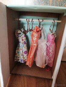 hraný velký set panenek Barbie + Ken + děti - 2