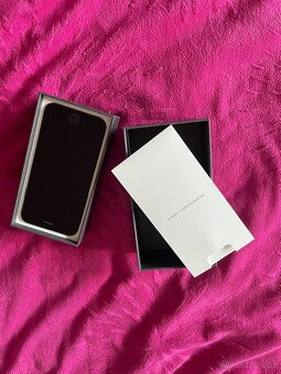 iPhone 8 64GB - 2