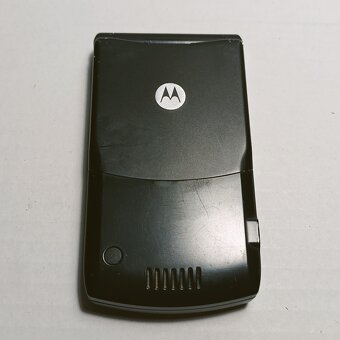 Motorola V3, mobilní telefon - 2