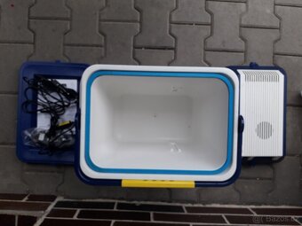 Prodám 2 x použitou autoledničku s ventilátorem na 12 V. - 2