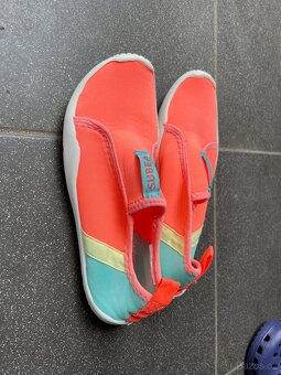 BOTY DO VODY, DECATHLON, VELIKOST EU 34 - 35, JAKO NOVÉ - 2