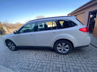 Subaru Outback 2,5 - 2