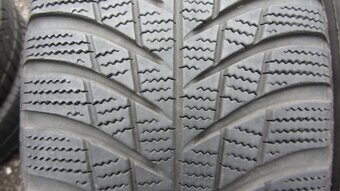 Zimní pneu 215/65/17 Bridgestone - 2