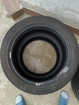 235/45R17 - 2