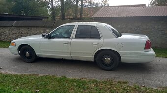 Ford Crown Victoria Police Interceptor - 2