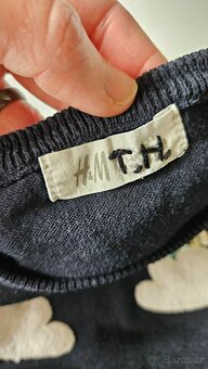 Lehčí svetřík s duhou - vel. 104 (H&M) - 2