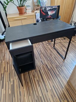 Černý psací stůl Ikea - 2