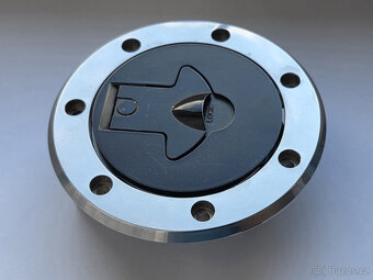 Prodám originální víčko nádrže Kawasaki - 2