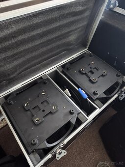2x 15r otočná spot hlava + case - 2