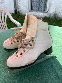 Staré dámské brusle Piruett - 2