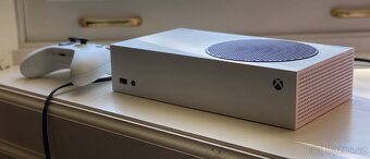 Prodám Xbox Serie S - 2