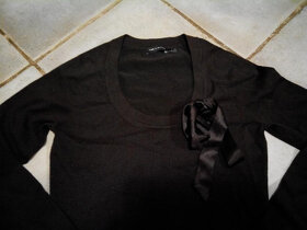 Dámský elegantní svetr se stuhou - 2