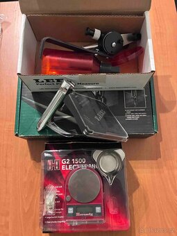 Přebíjecí lis RCBS včetně příslušenství - 2