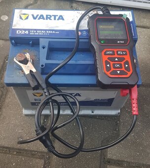 Autobaterie Varta D24 12V 60Ah 540A použitá - 2