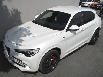 Alfa Romeo Stelvio 2.9 Tw-Turbo V6 Quadrifoglio 1.099.999Kč - 2
