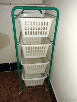4 košíky na kolečkách - 2