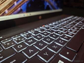 Elegantní HP Pavilion 15 – TOP stav + USB-C Hub - 2