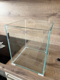 Akvárium i s rybami - 2