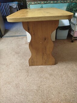 Prodám kuchyňský stůl - 2