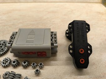 LEGO 8287 Motor Box - 2