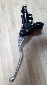 Předni brzdová pumpa. - 2