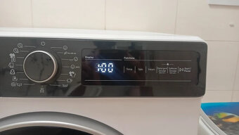 Pračka na 9 kg jako NOVÁ v záruce - 2