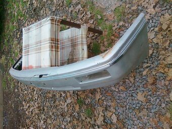 Přední nárazník a světla na Ford Sierra, Siera první řady - 2