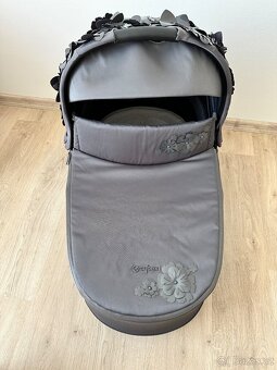 Hluboká korba Cybex Priam 2021 Simply Flowers Grey - 2