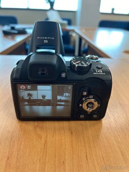 FUJIFILM FinePix S4500 + brašna - 2