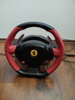 Herní volant pro Xbox. - 2